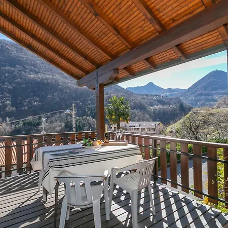 Sleeps 8 Wifi Villa