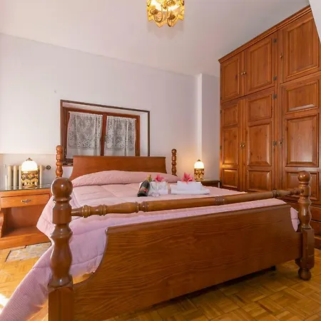 Sleeps 8 Wifi ヴィラ Muronico