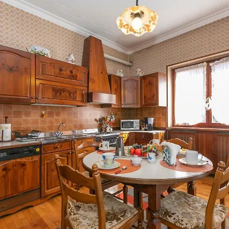 Sleeps 8 Wifi